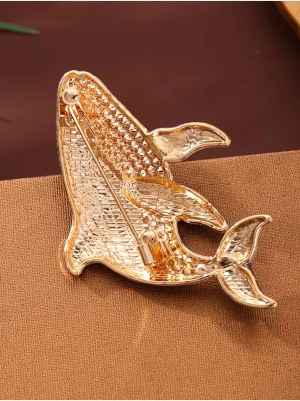 Pink Rhinestone Whale Brooch - Elegant Women’s Jewelry